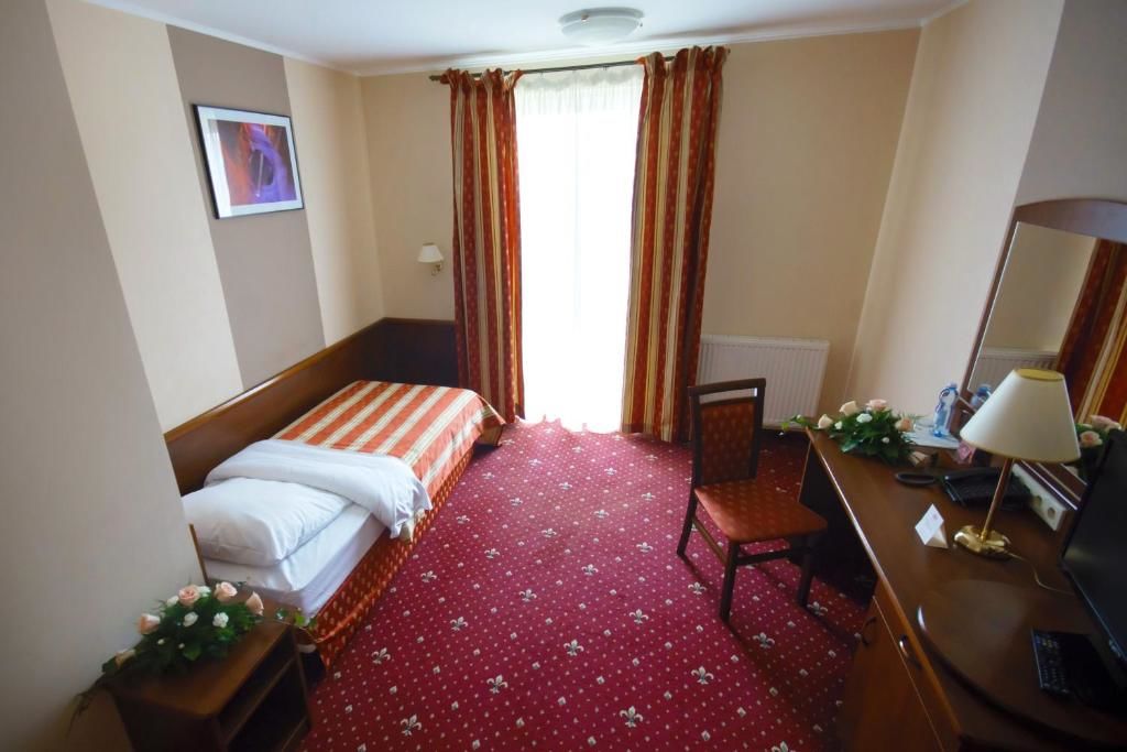 Отель Hotel Novum & Spa Неполомице-53