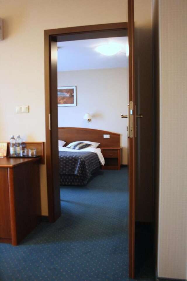 Отель Hotel Novum & Spa Неполомице-18